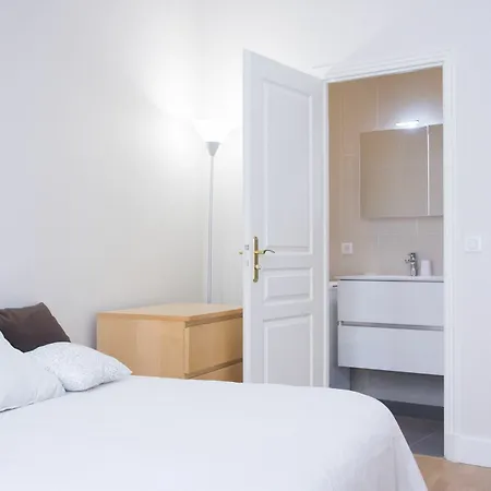 Hotel Lokappart - Saint Lazare / Monceau 3*